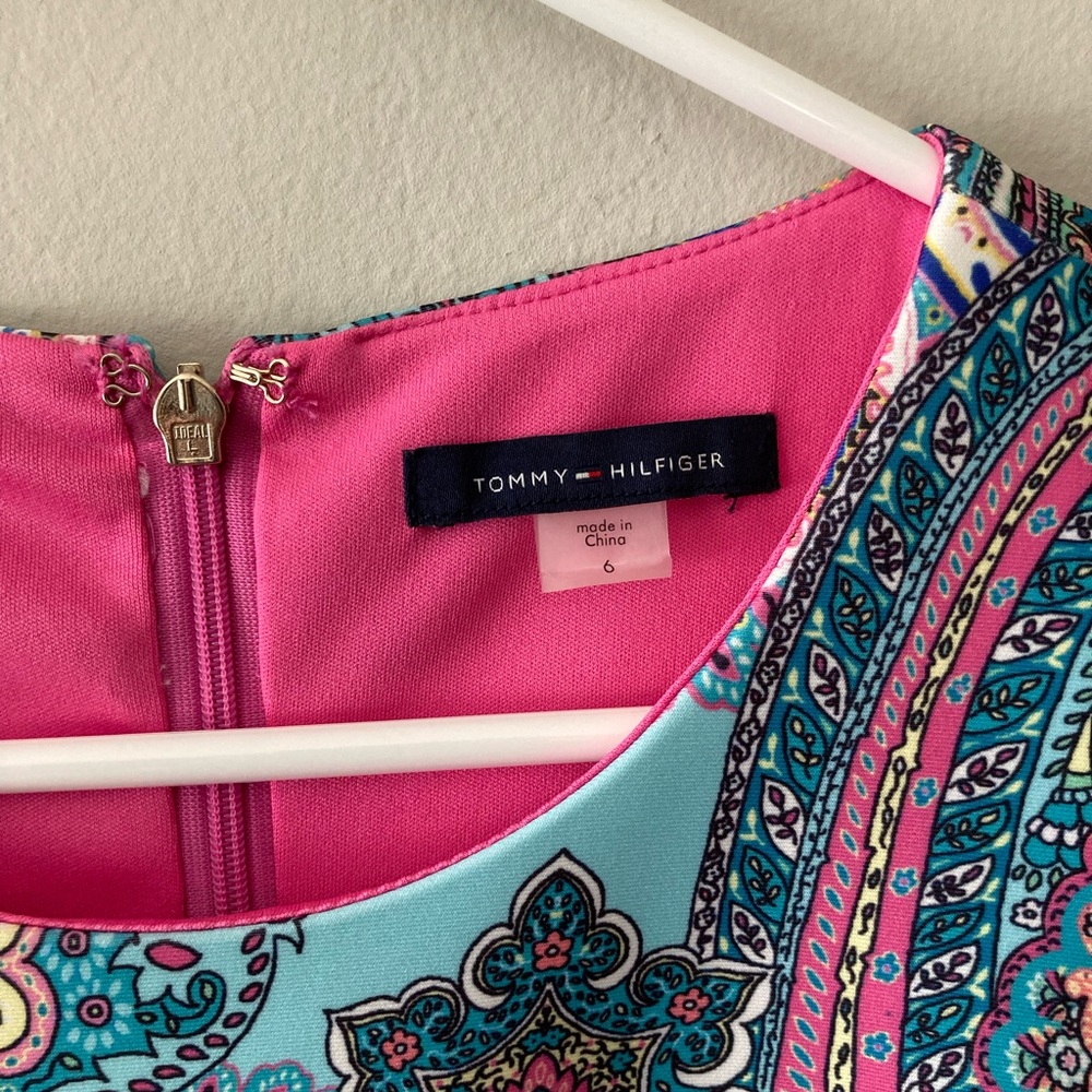 Size 6 ladies bodycon dress. Tommy Hilfiger, knee length, 100%polyester